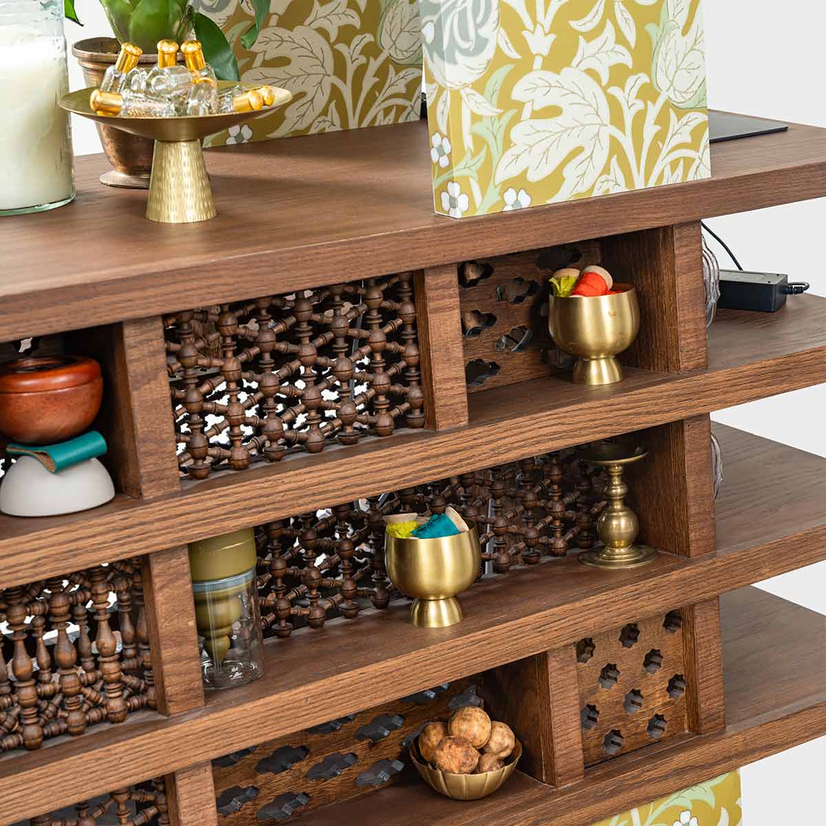 Bukhour Giveaway Station